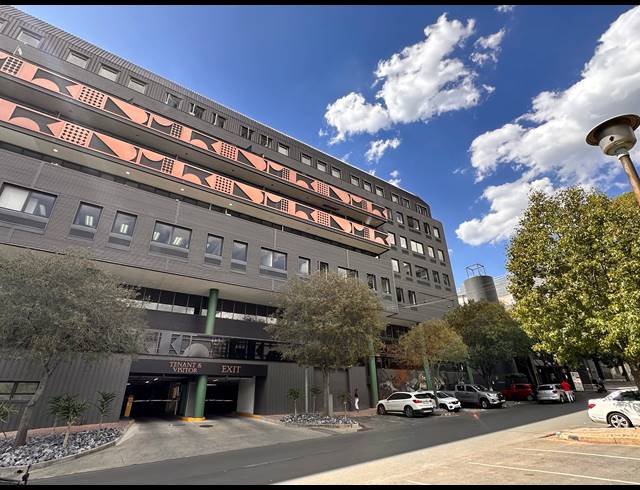 25.60M² SERVICED OFFICE TO LET IN ROSEBANK